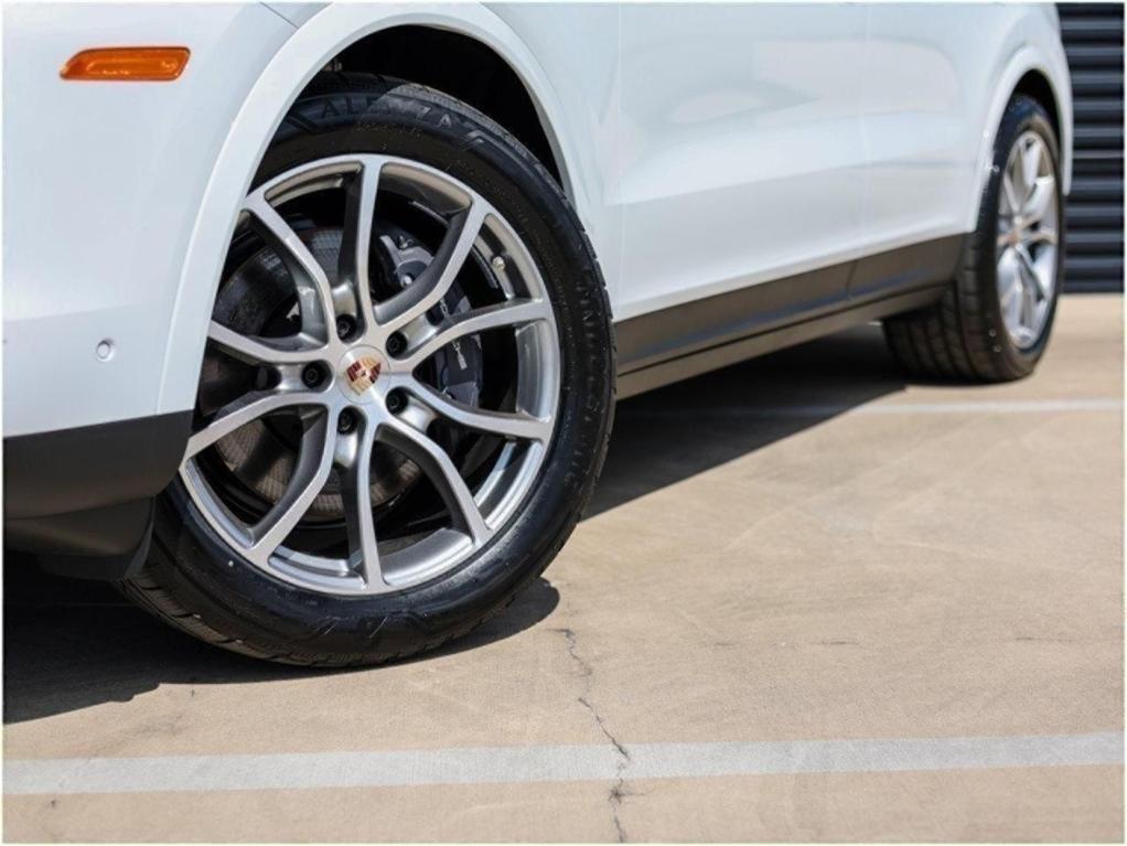new 2025 Porsche Cayenne car