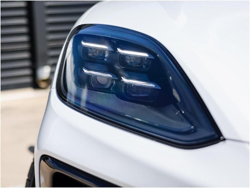 new 2025 Porsche Cayenne car