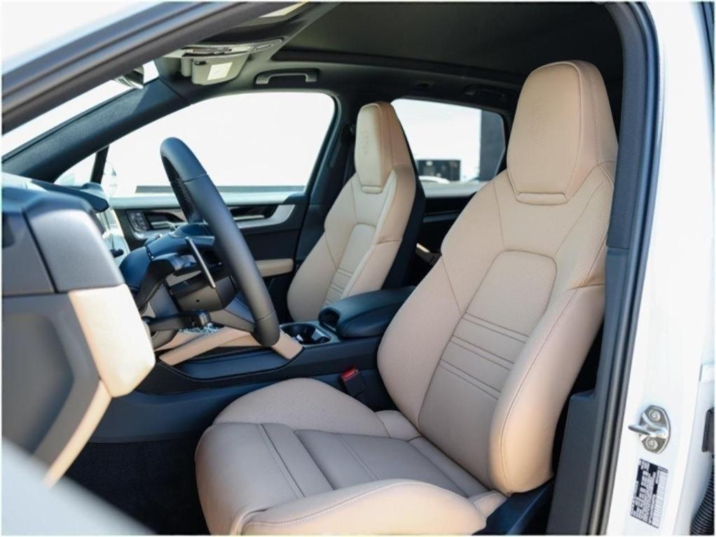 new 2025 Porsche Cayenne car