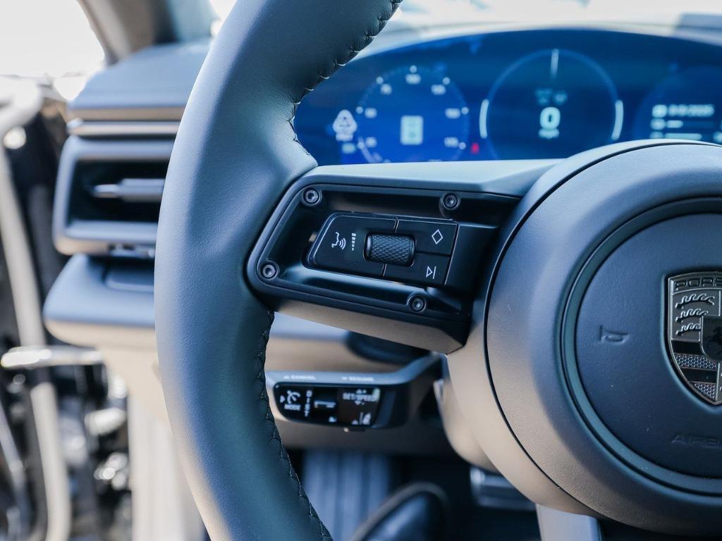 new 2025 Porsche Macan car