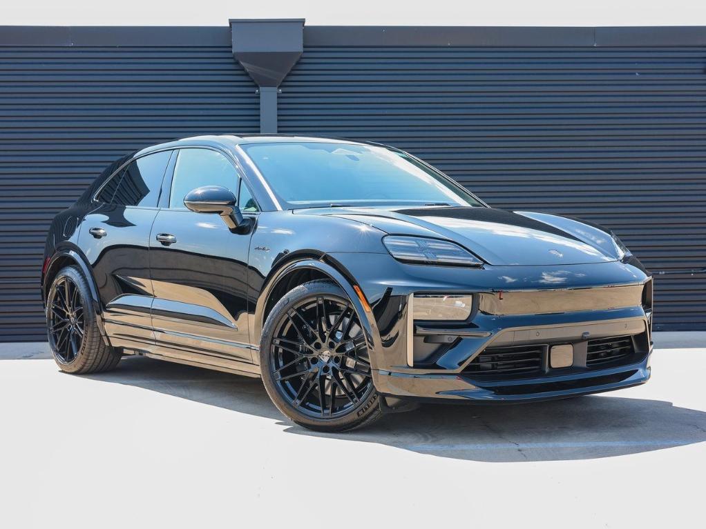 new 2025 Porsche Macan car
