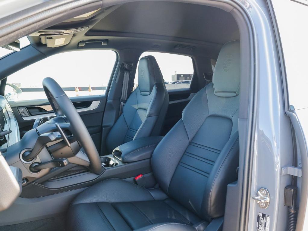 new 2025 Porsche Cayenne car