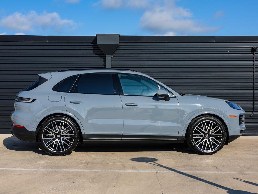 new 2025 Porsche Cayenne car