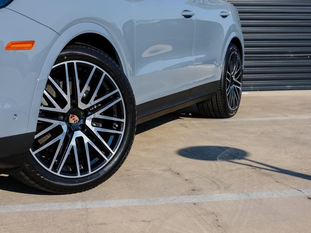new 2025 Porsche Cayenne car