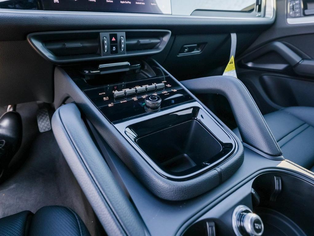 new 2025 Porsche Cayenne car