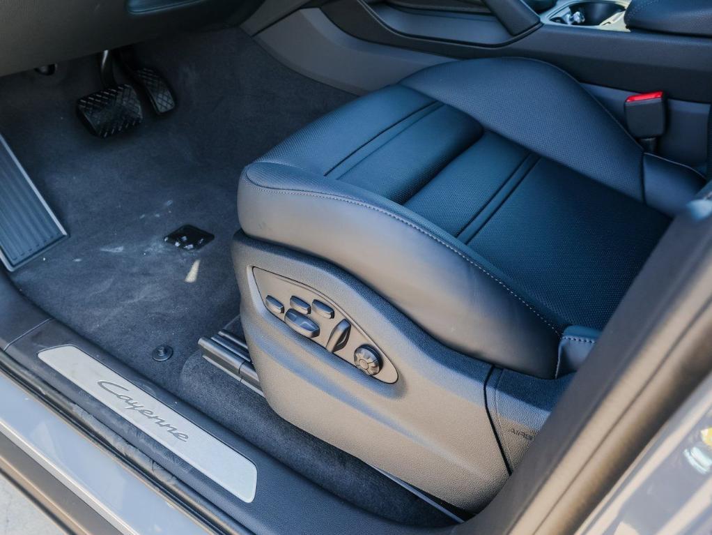 new 2025 Porsche Cayenne car