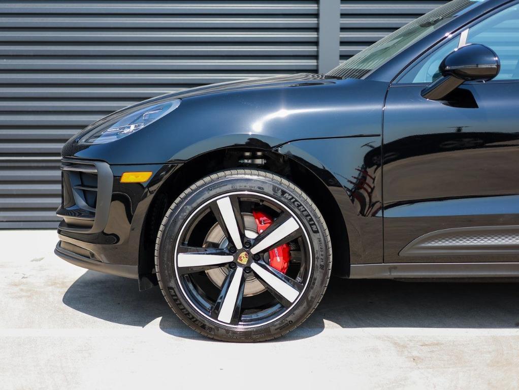new 2025 Porsche Macan car