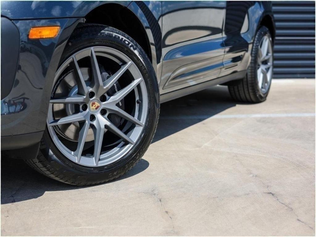 new 2025 Porsche Macan car