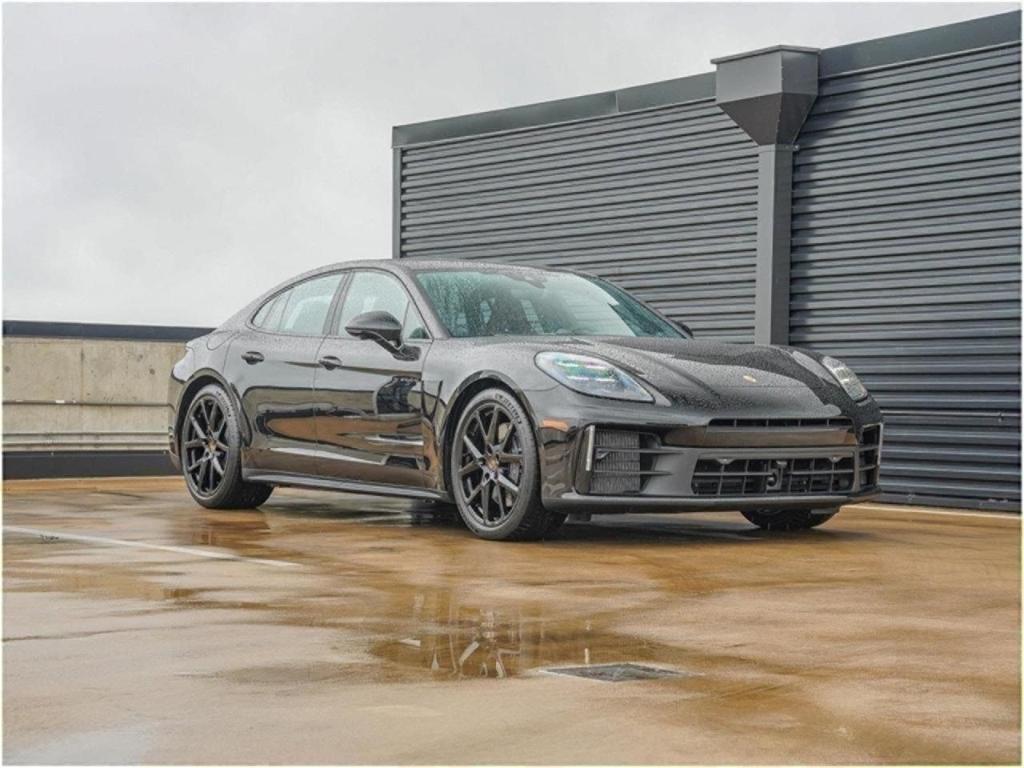 new 2025 Porsche Panamera car