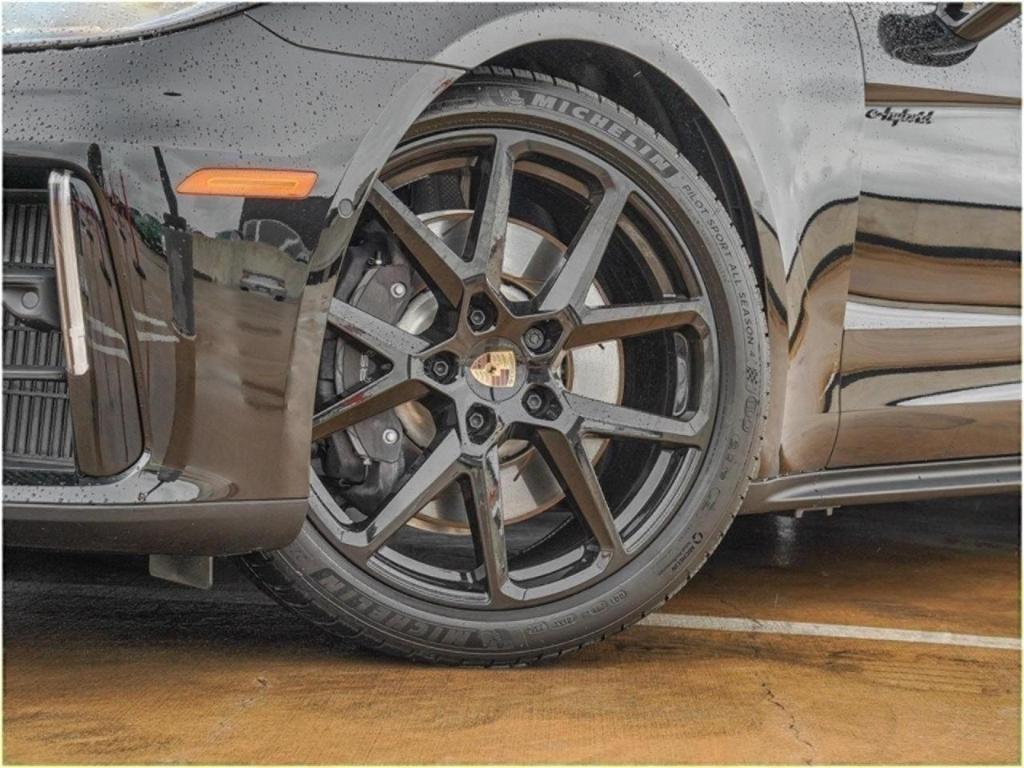 new 2025 Porsche Panamera car
