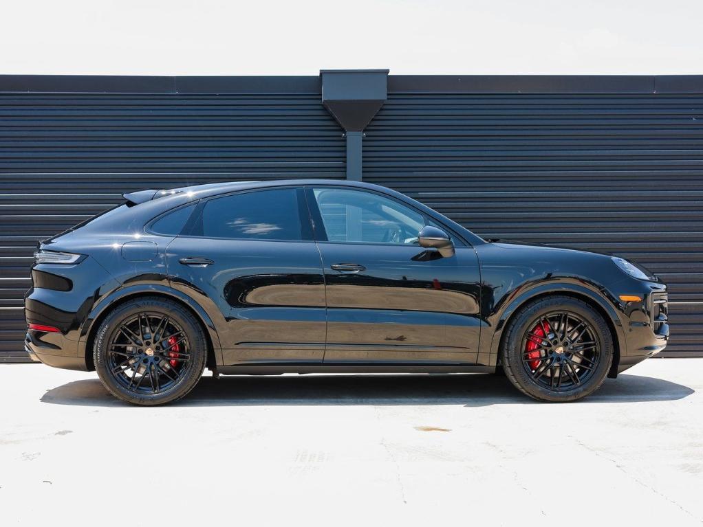 new 2025 Porsche Cayenne car