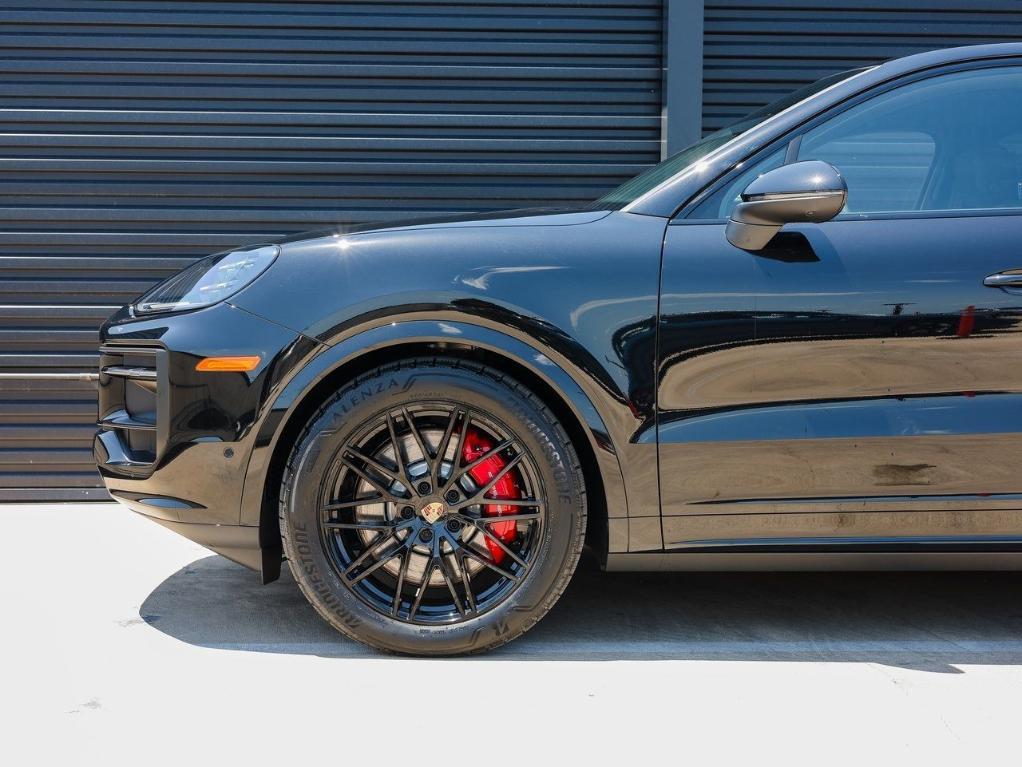 new 2025 Porsche Cayenne car