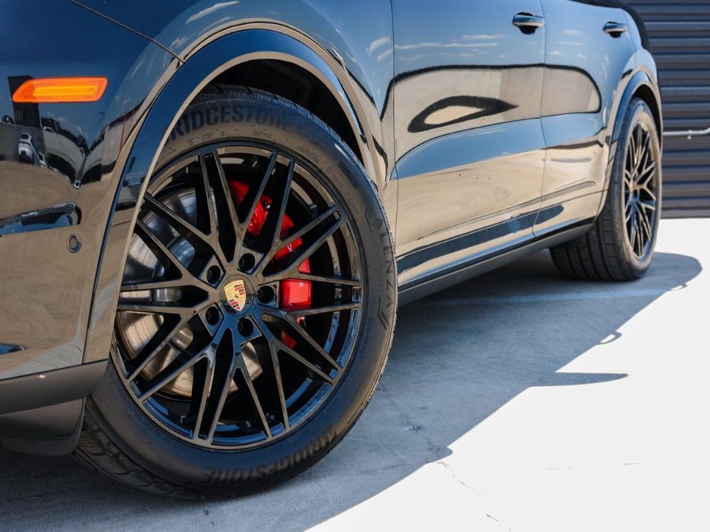 new 2025 Porsche Cayenne car