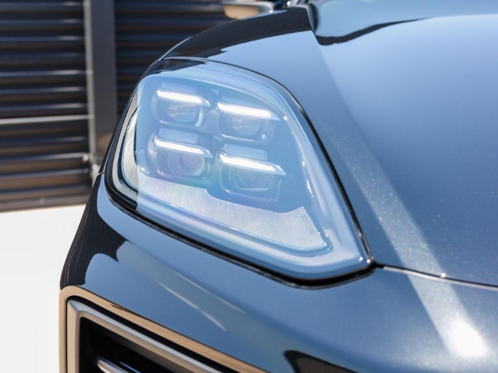 new 2025 Porsche Cayenne car