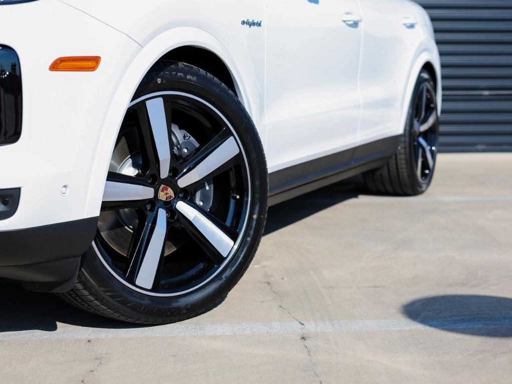 new 2025 Porsche Cayenne car