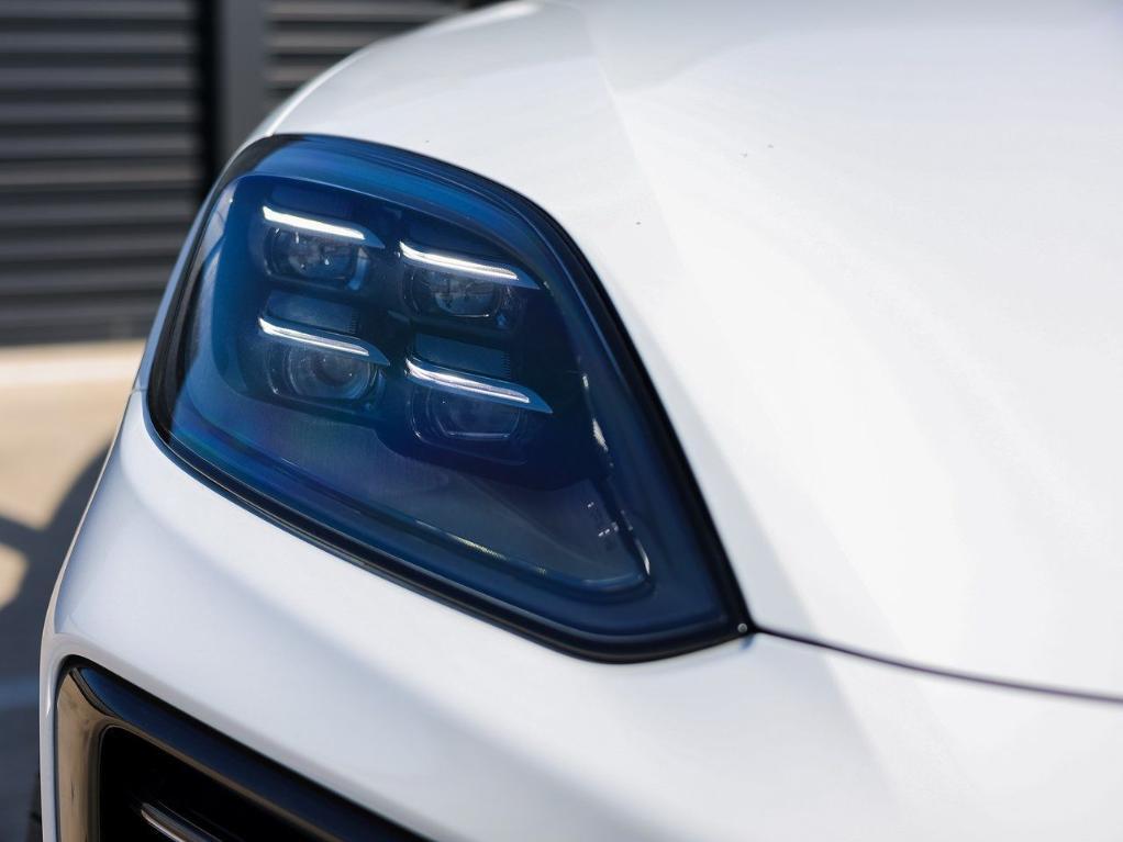 new 2025 Porsche Cayenne car