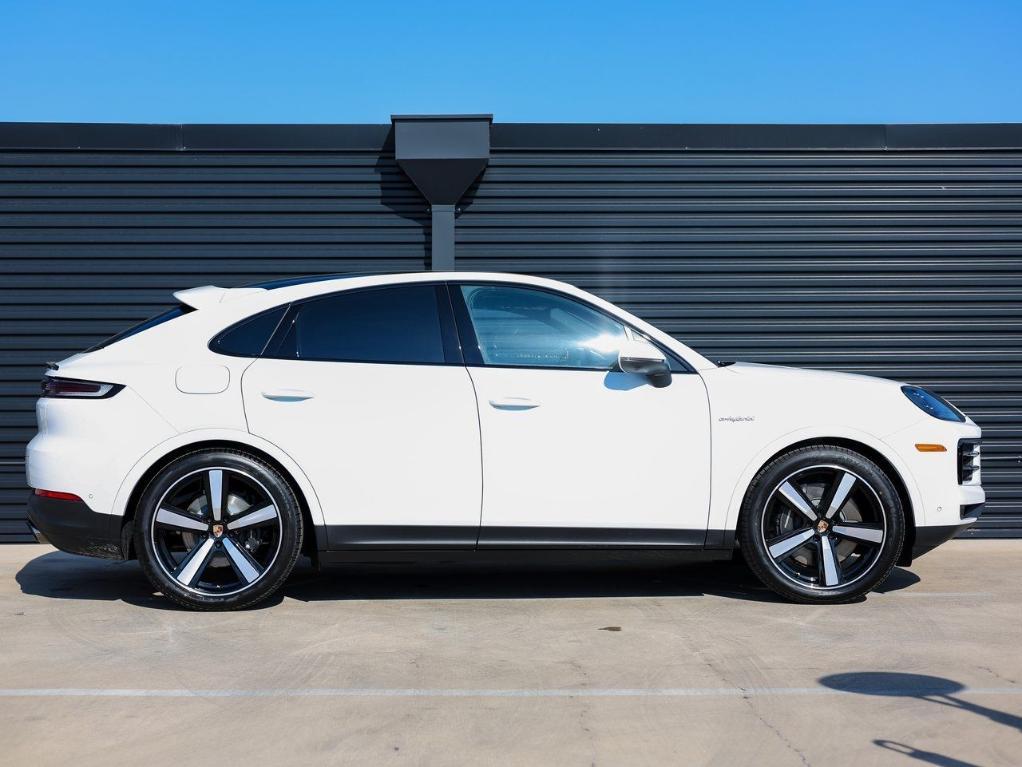 new 2025 Porsche Cayenne car