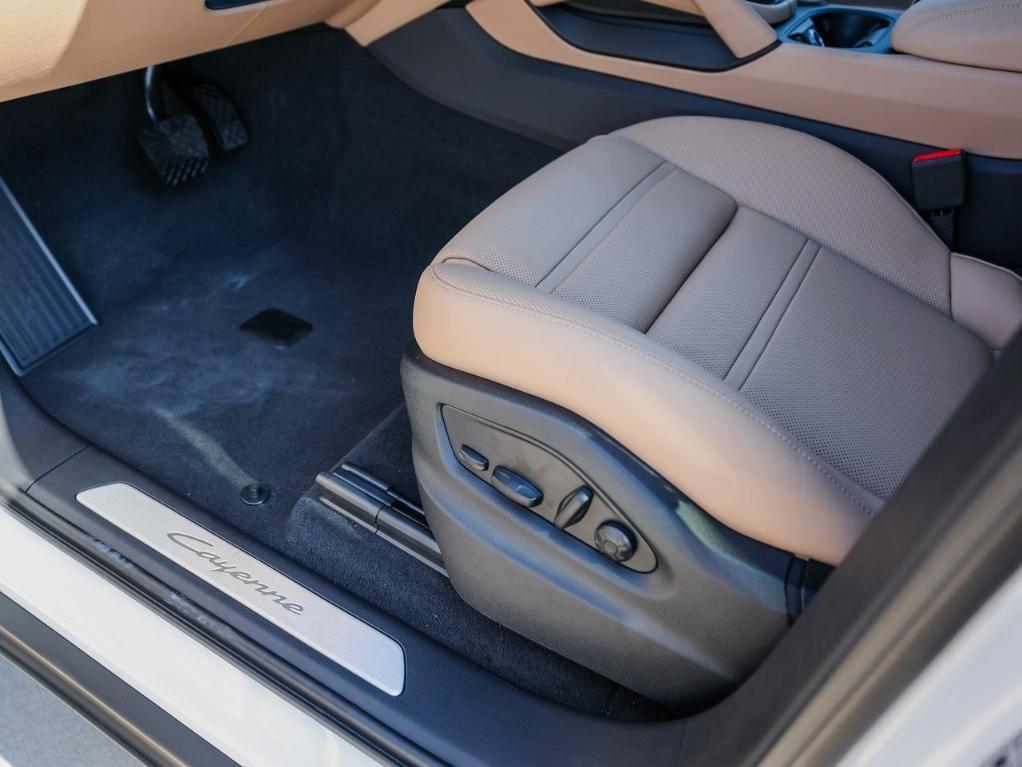 new 2025 Porsche Cayenne car