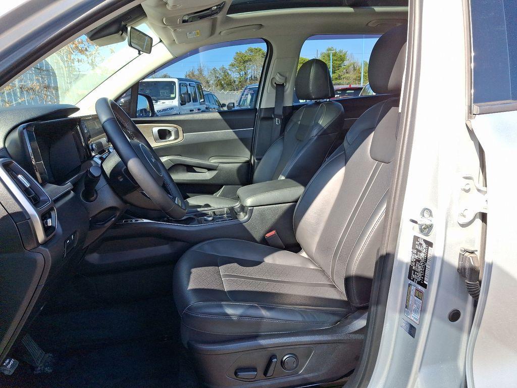 used 2022 Kia Sorento car, priced at $26,973