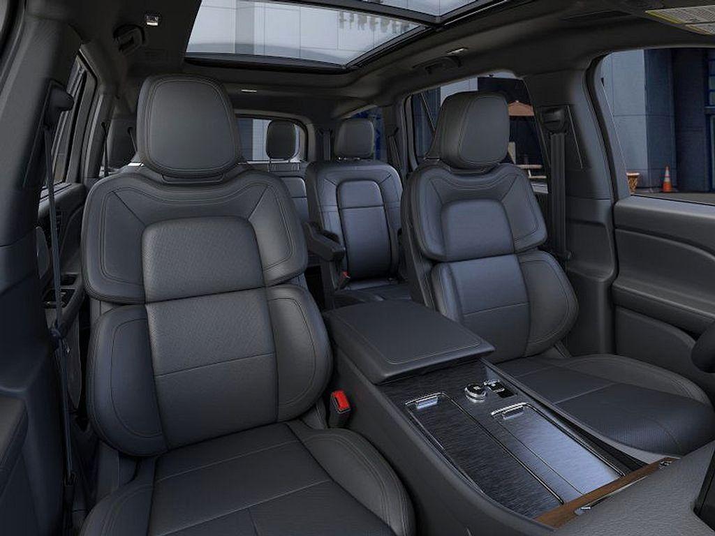 new 2025 Lincoln Aviator car, priced at $71,103