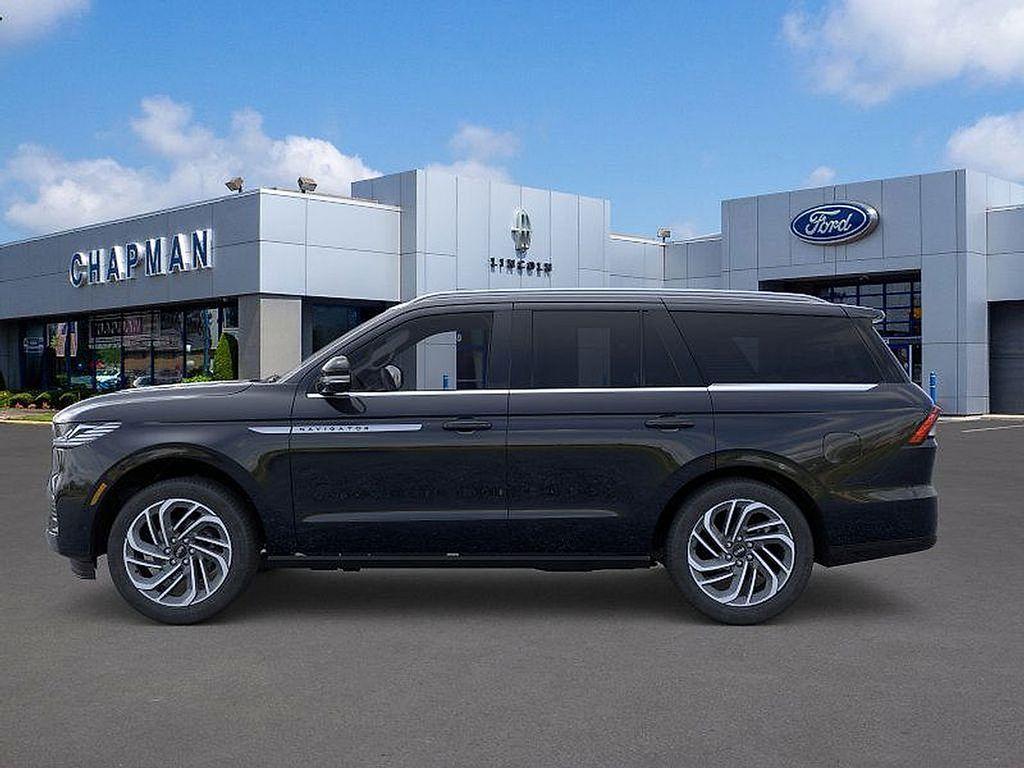 new 2025 Lincoln Navigator car, priced at $101,435
