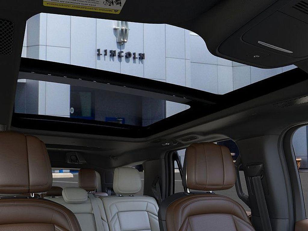 new 2025 Lincoln Navigator car, priced at $101,435