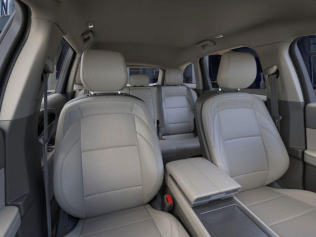 new 2025 Lincoln Nautilus car, priced at $53,106