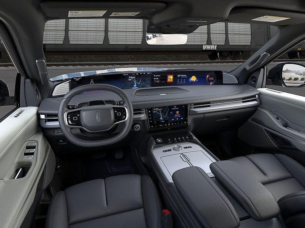 new 2025 Lincoln Navigator car, priced at $109,185