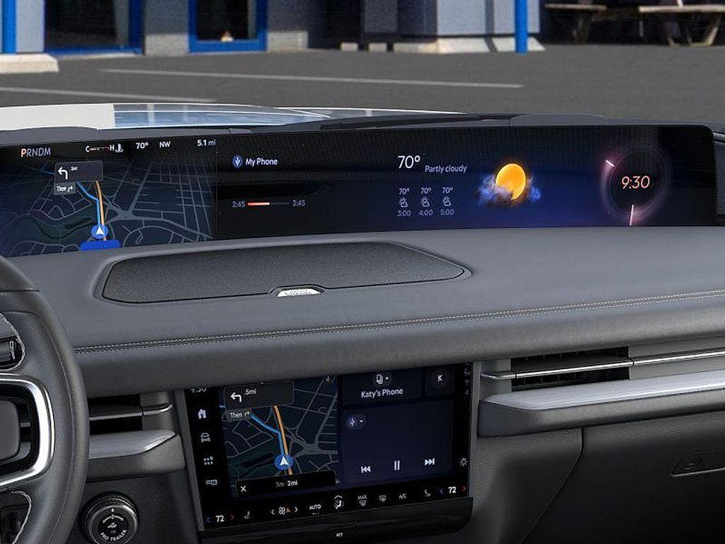 new 2025 Lincoln Navigator car, priced at $109,185