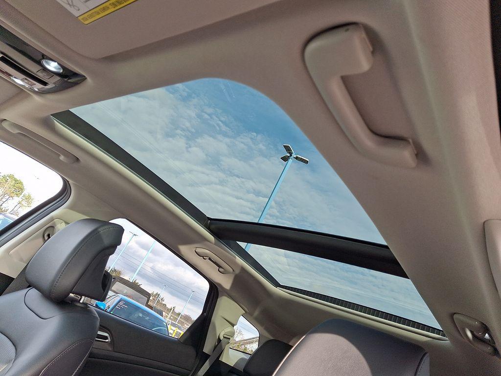 used 2025 Kia Sportage car, priced at $27,273