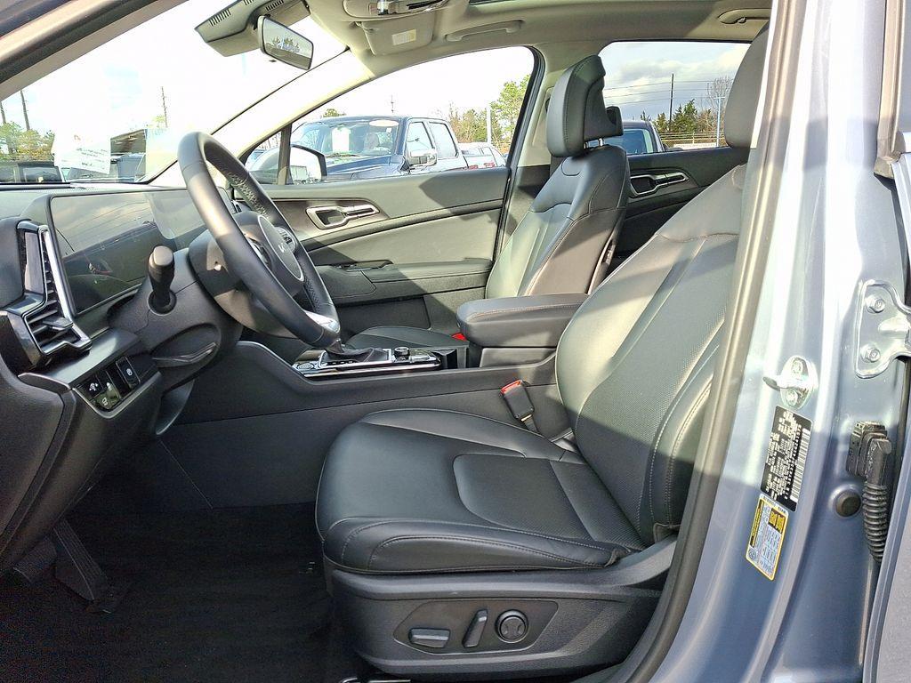 used 2025 Kia Sportage car, priced at $27,273
