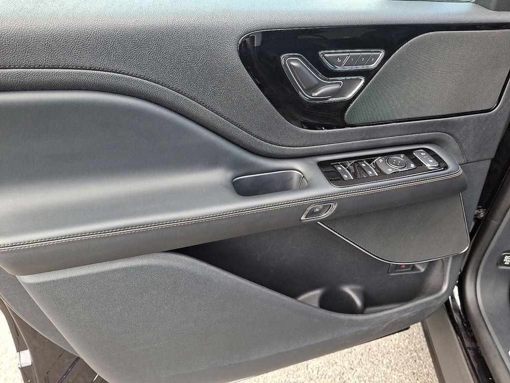 used 2025 Lincoln Aviator car, priced at $58,578