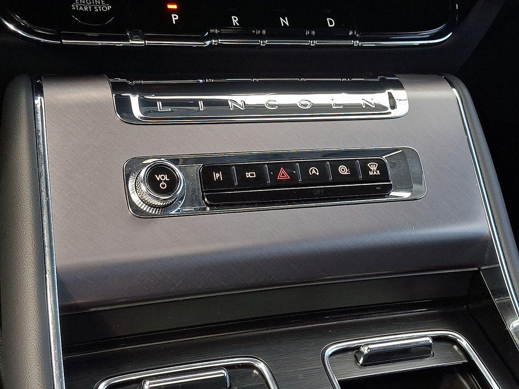 used 2025 Lincoln Aviator car, priced at $58,578