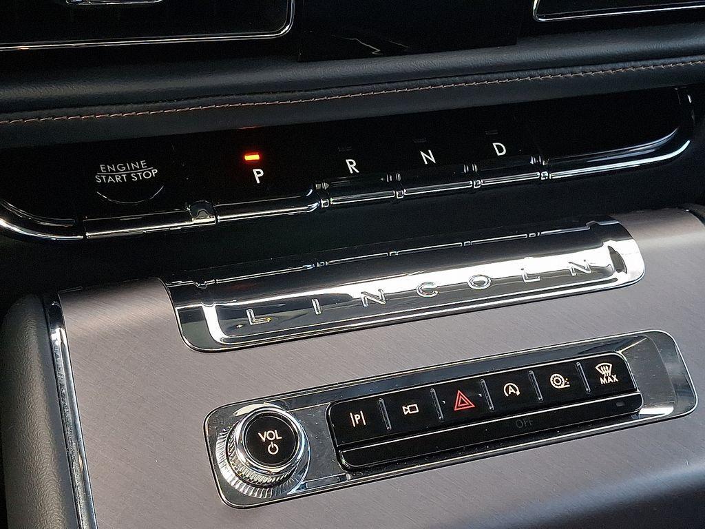 used 2025 Lincoln Aviator car, priced at $58,578