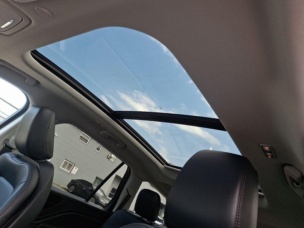 used 2025 Lincoln Aviator car, priced at $58,578