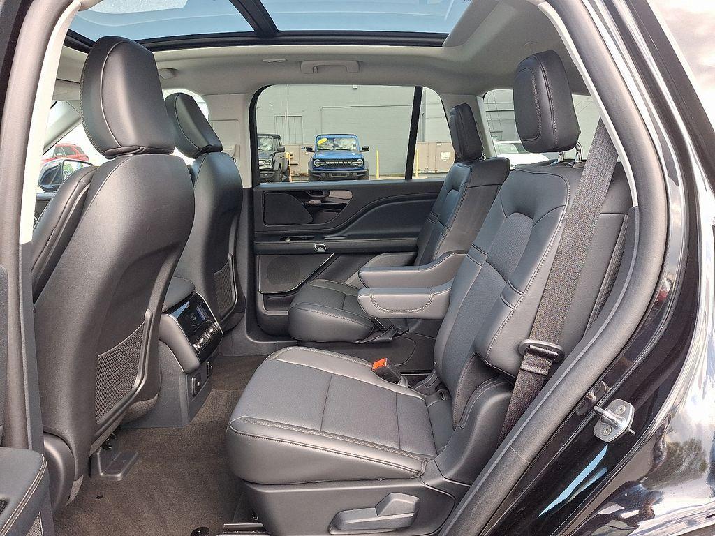 used 2025 Lincoln Aviator car, priced at $58,578