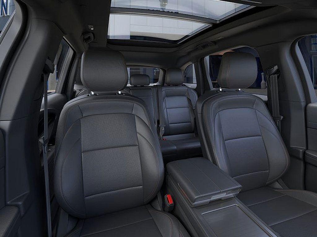 new 2025 Lincoln Nautilus car, priced at $57,126
