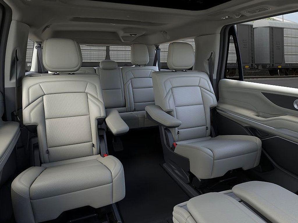 new 2025 Lincoln Navigator L car, priced at $102,175