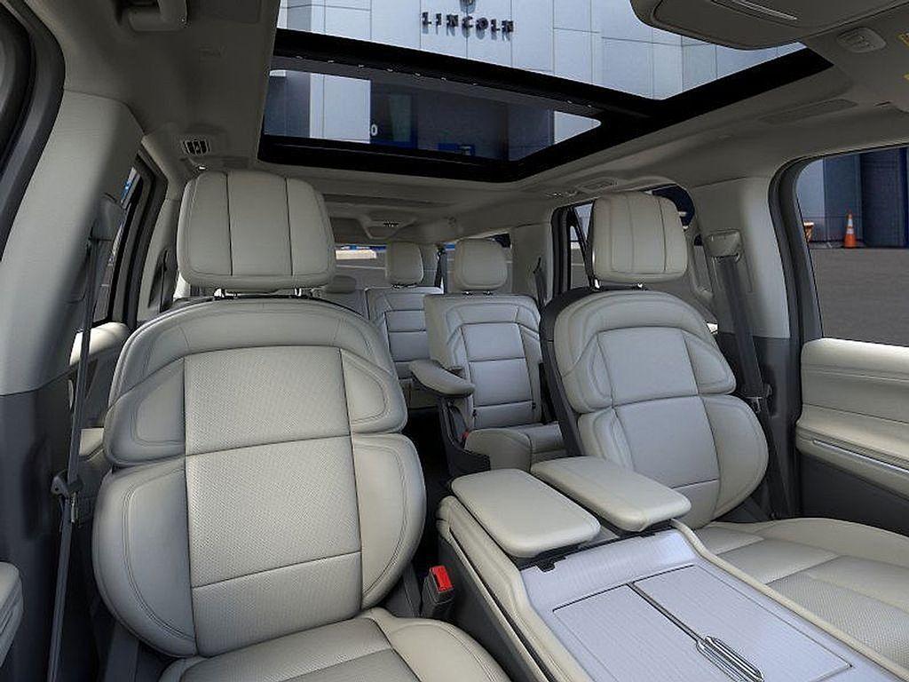 new 2025 Lincoln Navigator L car, priced at $102,175