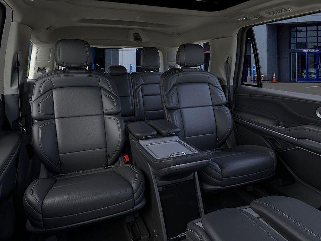 new 2025 Lincoln Navigator car, priced at $102,000