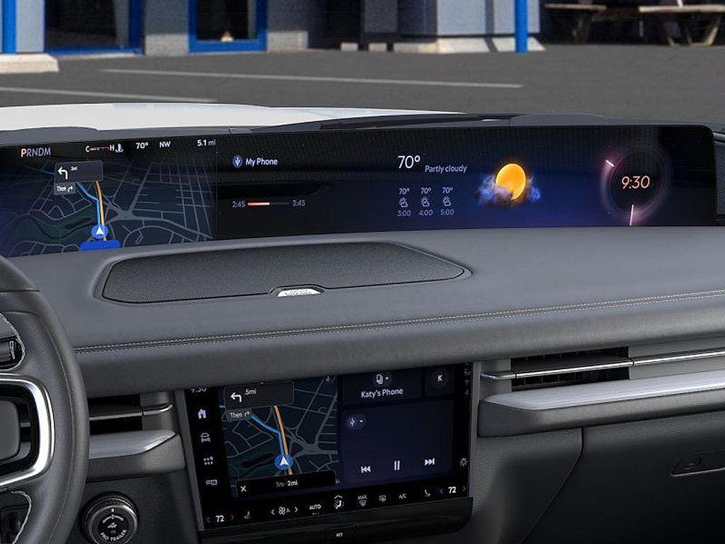 new 2025 Lincoln Navigator car, priced at $102,000