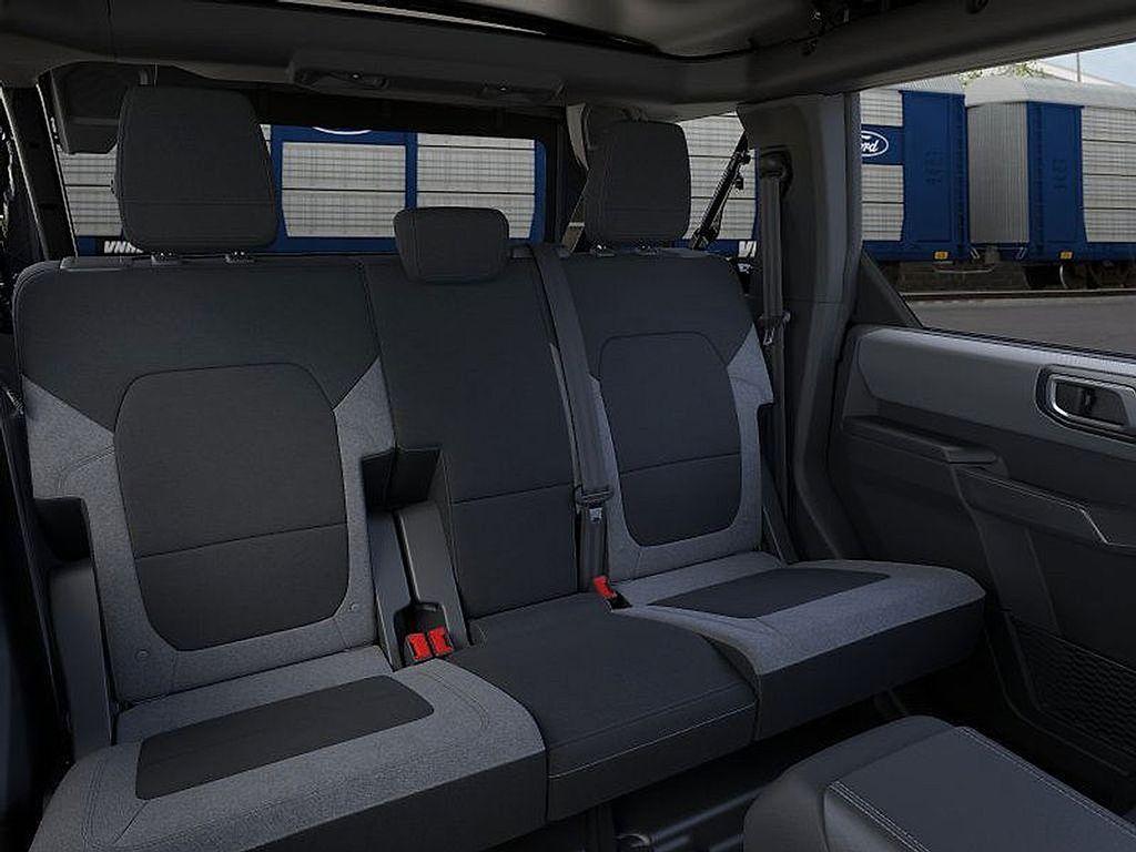 new 2025 Ford Bronco car, priced at $45,036
