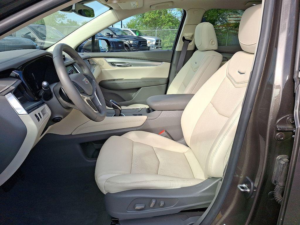 used 2019 Cadillac XT5 car, priced at $24,580