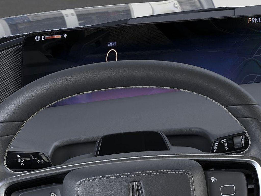 new 2025 Lincoln Navigator car, priced at $102,500