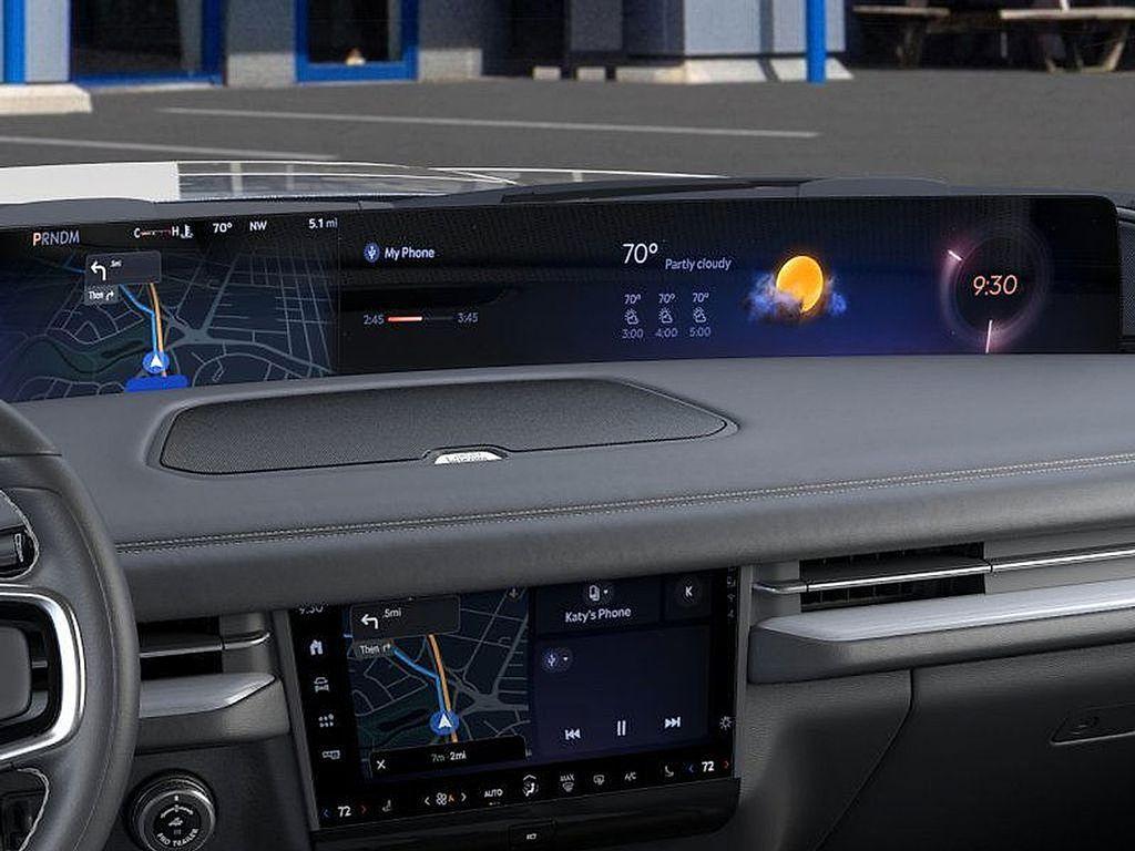 new 2025 Lincoln Navigator car, priced at $102,500