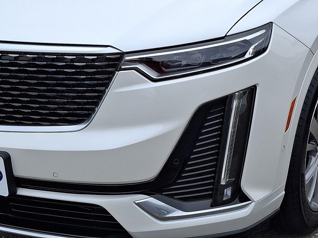 used 2022 Cadillac XT6 car, priced at $40,421