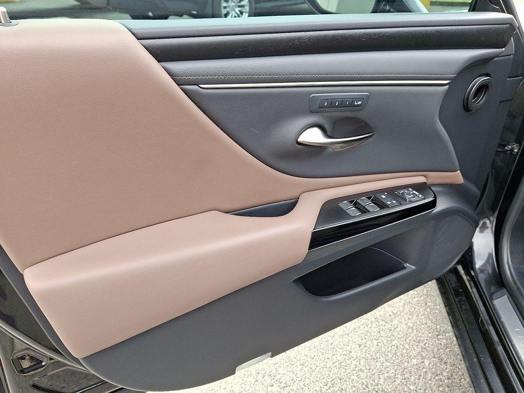 used 2022 Lexus ES 350 car, priced at $28,980