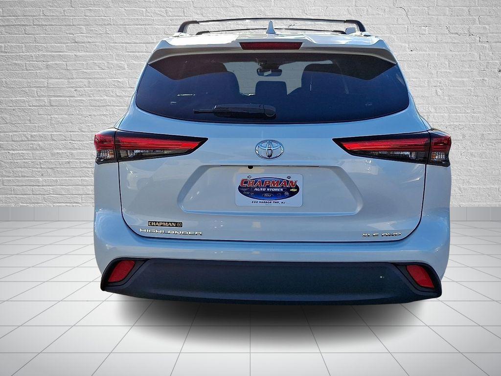 used 2022 Toyota Highlander car, priced at $33,980