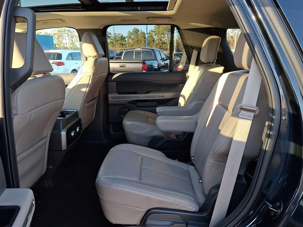 used 2021 Ford Expedition car, priced at $27,723