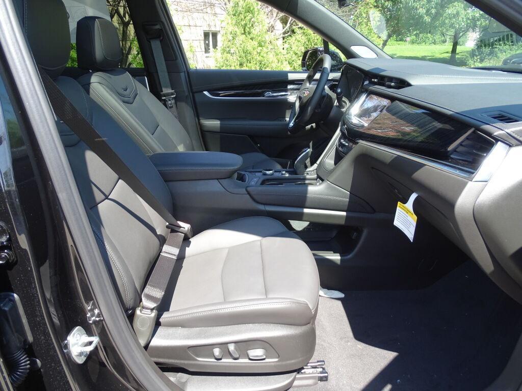 new 2025 Cadillac XT6 car, priced at $57,997